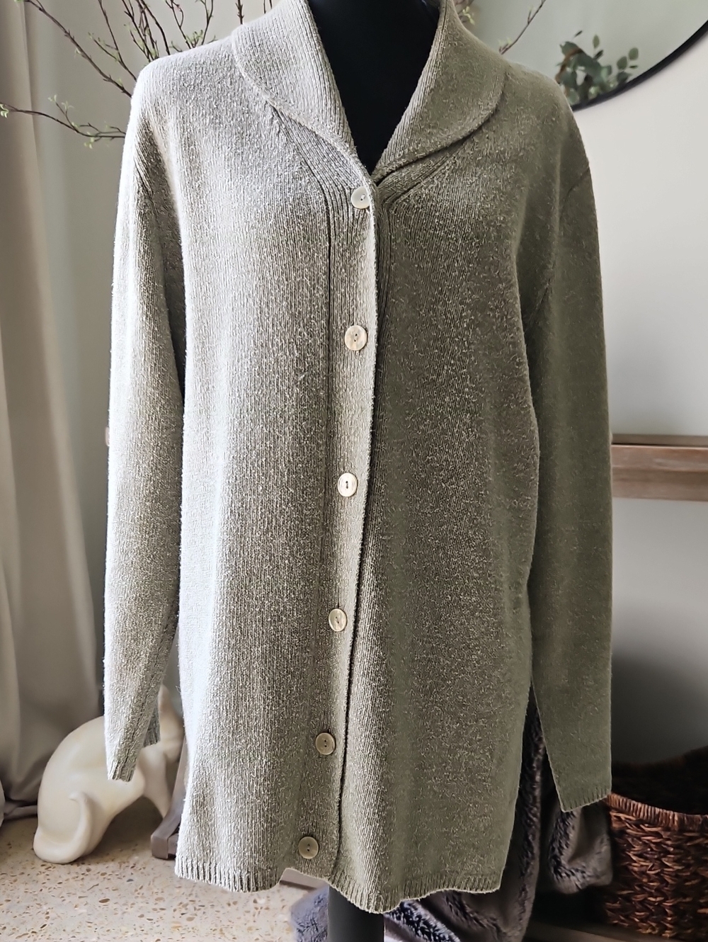 Victoria Holley VTG Olive Button-Front Shawl Collar Women’s Sweater. Size L